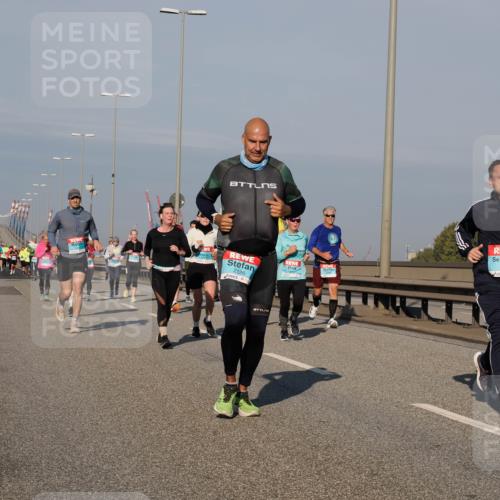 03.10.2025 - Köhlbrandbrückenlauf Fabian Wolf http://msf.ph/oto/9043602 03.10.2025 09:56:35 Position 3 2126, 1611 meine-sportfotos.de