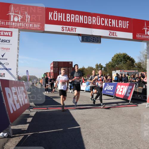 03.10.2025 - Köhlbrandbrückenlauf Lena Gebhardt http://msf.ph/oto/9043604 03.10.2025 13:19:10 Ziel 4143, 4630, 4631, 4632, 4676, 4690, 4727, 4816, 4828, 4876, 5027, 5449, 5853, 5858, 6088, 6117, 6127, 6475, 6573 meine-sportfotos.de