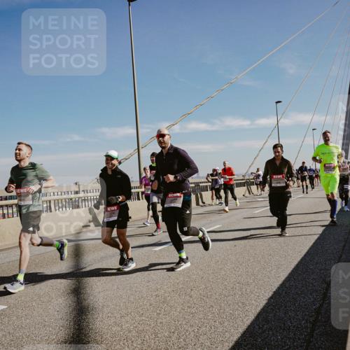 03.10.2025 - Köhlbrandbrückenlauf Michael Burmester http://msf.ph/oto/9043605 03.10.2025 12:25:12 Position 1  meine-sportfotos.de