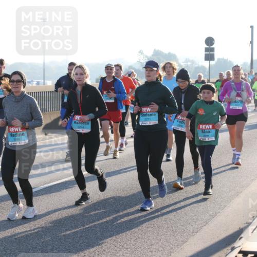 03.10.2025 - Köhlbrandbrückenlauf Lena Gebhardt http://msf.ph/oto/9043609 03.10.2025 09:26:45 Position 1 2899, 2284, 2271, 2900, 2898, 2637 meine-sportfotos.de