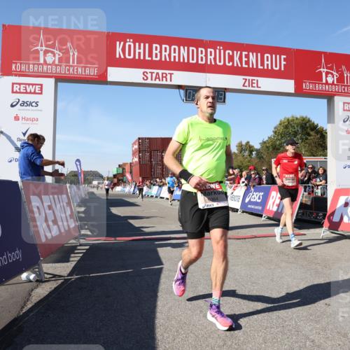 03.10.2025 - Köhlbrandbrückenlauf Lena Gebhardt http://msf.ph/oto/9043618 03.10.2025 12:59:44 Ziel 4074, 4111, 4215, 4270, 4475, 6142, 6254, 6364, 6601, 6616, 6654, 6666, 6754 meine-sportfotos.de
