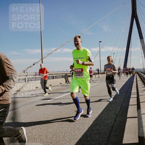 03.10.2025 - Köhlbrandbrückenlauf Michael Burmester http://msf.ph/oto/9043631 03.10.2025 12:25:13 Position 1 4266, 4138 meine-sportfotos.de