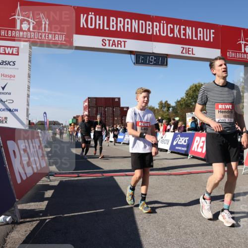 03.10.2025 - Köhlbrandbrückenlauf Lena Gebhardt http://msf.ph/oto/9043635 03.10.2025 13:19:11 Ziel 4143, 4630, 4631, 4632, 4690, 4725, 4727, 4816, 4828, 4876, 4996, 5027, 5853, 5858, 6088, 6117, 6127, 6225, 6226, 6475 meine-sportfotos.de