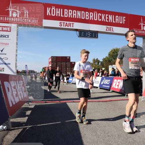 03.10.2025 - Köhlbrandbrückenlauf Lena Gebhardt http://msf.ph/oto/9043645 03.10.2025 13:19:11 Ziel 4143, 4630, 4631, 4632, 4690, 4725, 4727, 4816, 4828, 4876, 4996, 5027, 5853, 5858, 6088, 6117, 6127, 6225, 6226, 6475 meine-sportfotos.de