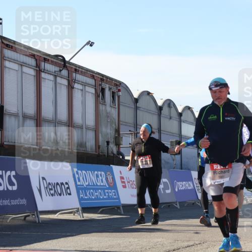 03.10.2025 - Köhlbrandbrückenlauf Luisa Fischer http://msf.ph/oto/9043651 03.10.2025 13:39:29 Ziel 4621, 4789, 5135, 5176, 5444, 5741, 5745, 5988, 5989, 5991, 5998, 6259, 6560 meine-sportfotos.de