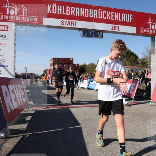 03.10.2025 - Köhlbrandbrückenlauf Lena Gebhardt http://msf.ph/oto/9043667 03.10.2025 13:19:12 Ziel 4143, 4630, 4631, 4632, 4690, 4725, 4727, 4816, 4828, 4876, 4996, 5027, 5853, 5858, 6088, 6117, 6127, 6225, 6226, 6475 meine-sportfotos.de
