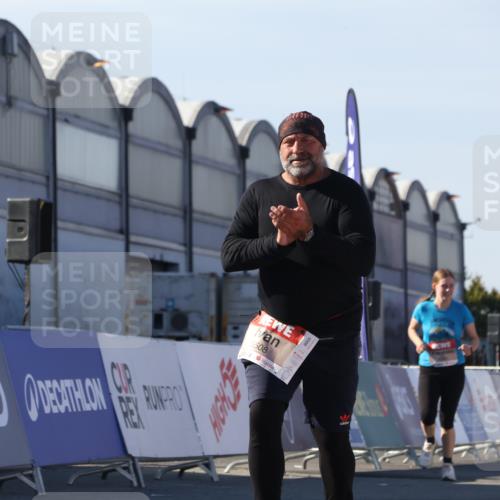03.10.2025 - Köhlbrandbrückenlauf Luisa Fischer http://msf.ph/oto/9043680 03.10.2025 13:39:43 Ziel 4621, 5176, 5508 meine-sportfotos.de