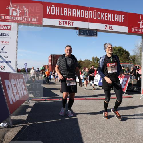 03.10.2025 - Köhlbrandbrückenlauf Lena Gebhardt http://msf.ph/oto/9043702 03.10.2025 13:19:13 Ziel 4143, 4593, 4630, 4631, 4632, 4690, 4725, 4727, 4816, 4828, 4876, 4996, 5027, 5853, 5858, 6088, 6127, 6225, 6226, 6576 meine-sportfotos.de