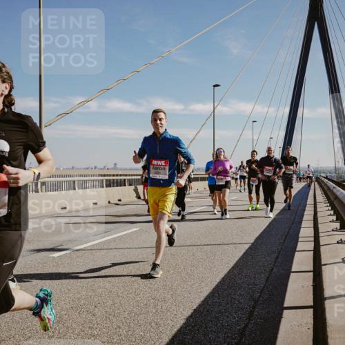 03.10.2025 - Köhlbrandbrückenlauf Michael Burmester http://msf.ph/oto/9043707 03.10.2025 12:25:21 Position 1 6044, 6409 meine-sportfotos.de
