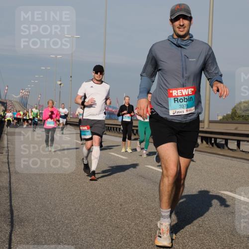 03.10.2025 - Köhlbrandbrückenlauf Fabian Wolf http://msf.ph/oto/9043709 03.10.2025 09:56:39 Position 3 3375 meine-sportfotos.de