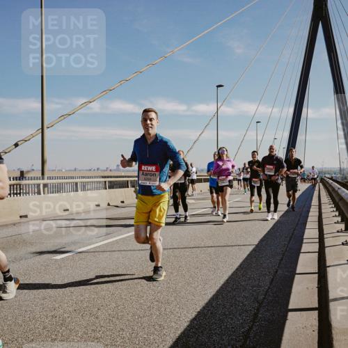 03.10.2025 - Köhlbrandbrückenlauf Michael Burmester http://msf.ph/oto/9043713 03.10.2025 12:25:21 Position 1 6268, 6409 meine-sportfotos.de