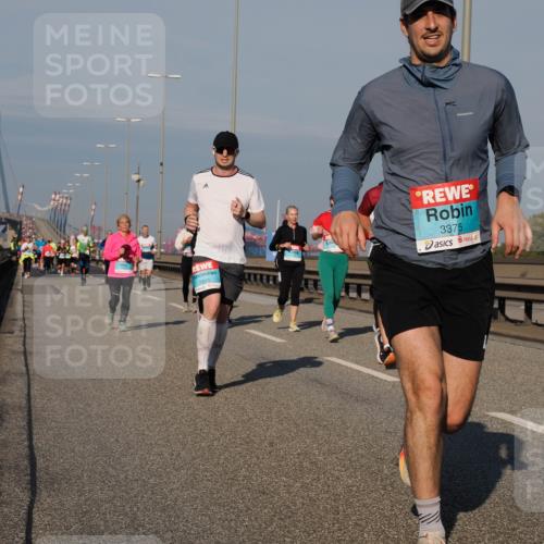 03.10.2025 - Köhlbrandbrückenlauf Fabian Wolf http://msf.ph/oto/9043716 03.10.2025 09:56:39 Position 3 2883, 3375 meine-sportfotos.de