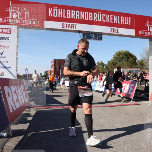 03.10.2025 - Köhlbrandbrückenlauf Lena Gebhardt http://msf.ph/oto/9043721 03.10.2025 13:19:14 Ziel 4143, 4593, 4631, 4632, 4690, 4725, 4727, 4816, 4828, 4876, 4996, 5027, 5853, 5858, 6088, 6127, 6225, 6226, 6576 meine-sportfotos.de