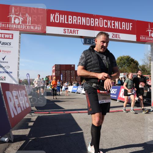 03.10.2025 - Köhlbrandbrückenlauf Lena Gebhardt http://msf.ph/oto/9043732 03.10.2025 13:19:15 Ziel 4143, 4593, 4631, 4632, 4690, 4725, 4727, 4816, 4828, 4876, 4996, 5853, 5858, 6057, 6088, 6127, 6225, 6226, 6576 meine-sportfotos.de