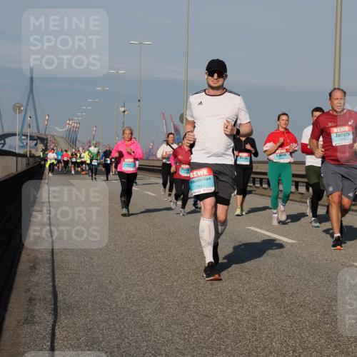 03.10.2025 - Köhlbrandbrückenlauf Fabian Wolf http://msf.ph/oto/9043736 03.10.2025 09:56:40 Position 3 2883, 1388 meine-sportfotos.de