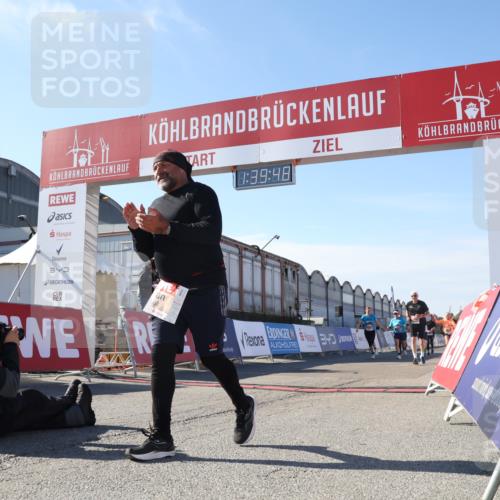 03.10.2025 - Köhlbrandbrückenlauf Luisa Fischer http://msf.ph/oto/9043738 03.10.2025 13:39:47 Ziel 5264, 5508, 5565, 5566, 6399, 6400 meine-sportfotos.de