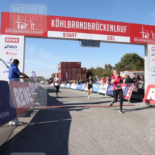 03.10.2025 - Köhlbrandbrückenlauf Lena Gebhardt http://msf.ph/oto/9043740 03.10.2025 12:59:48 Ziel 4074, 4111, 4215, 4270, 6142, 6254, 6364, 6601, 6616, 6654, 6754 meine-sportfotos.de