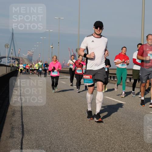 03.10.2025 - Köhlbrandbrückenlauf Fabian Wolf http://msf.ph/oto/9043744 03.10.2025 09:56:40 Position 3 2883, 1388 meine-sportfotos.de