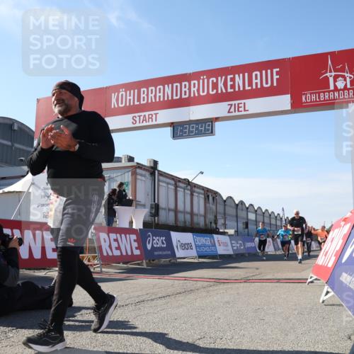 03.10.2025 - Köhlbrandbrückenlauf Luisa Fischer http://msf.ph/oto/9043746 03.10.2025 13:39:47 Ziel 5264, 5508, 5565, 5566, 6399, 6400 meine-sportfotos.de