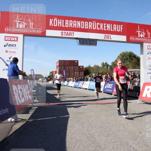 03.10.2025 - Köhlbrandbrückenlauf Lena Gebhardt http://msf.ph/oto/9043756 03.10.2025 12:59:49 Ziel 4074, 4111, 4215, 4554, 6142, 6254, 6364, 6601, 6616, 6654, 6754 meine-sportfotos.de