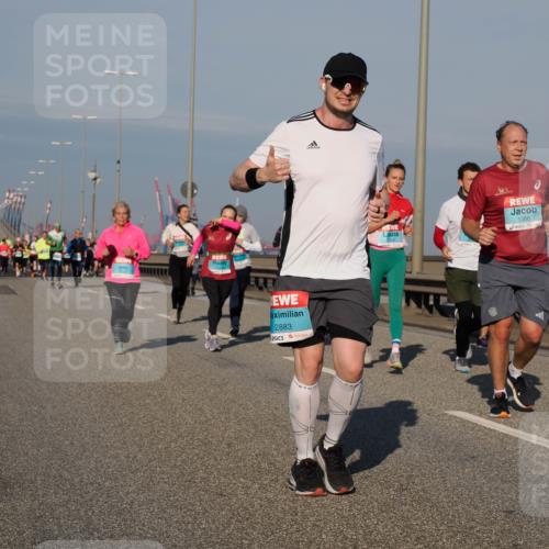 03.10.2025 - Köhlbrandbrückenlauf Fabian Wolf http://msf.ph/oto/9043762 03.10.2025 09:56:41 Position 3 2883, 1388 meine-sportfotos.de