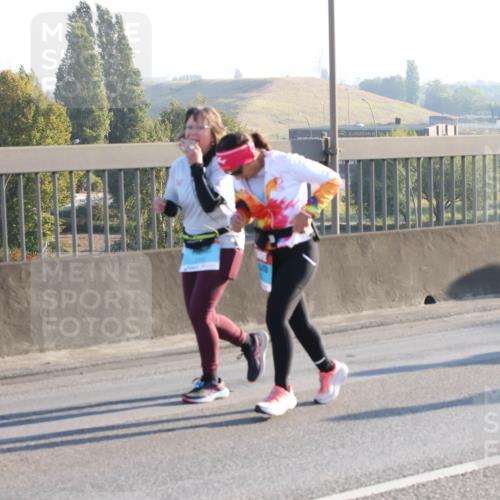 03.10.2025 - Köhlbrandbrückenlauf Lena Gebhardt http://msf.ph/oto/9043765 03.10.2025 09:26:51 Position 1  meine-sportfotos.de