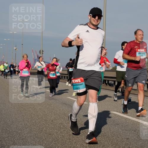 03.10.2025 - Köhlbrandbrückenlauf Fabian Wolf http://msf.ph/oto/9043770 03.10.2025 09:56:41 Position 3 2883, 1388 meine-sportfotos.de