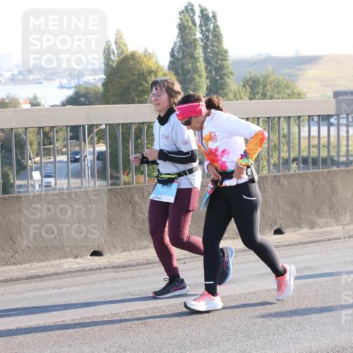03.10.2025 - Köhlbrandbrückenlauf Lena Gebhardt http://msf.ph/oto/9043772 03.10.2025 09:26:51 Position 1  meine-sportfotos.de