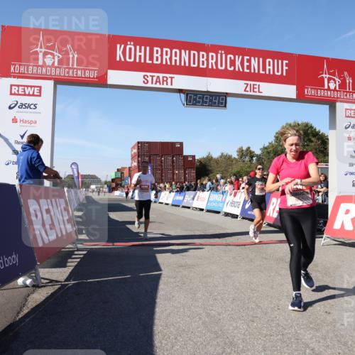 03.10.2025 - Köhlbrandbrückenlauf Lena Gebhardt http://msf.ph/oto/9043779 03.10.2025 12:59:49 Ziel 4074, 4111, 4215, 4554, 6142, 6254, 6364, 6601, 6616, 6654, 6754 meine-sportfotos.de