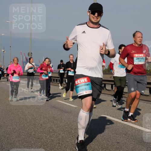 03.10.2025 - Köhlbrandbrückenlauf Fabian Wolf http://msf.ph/oto/9043780 03.10.2025 09:56:41 Position 3 2883, 3208, 1388 meine-sportfotos.de