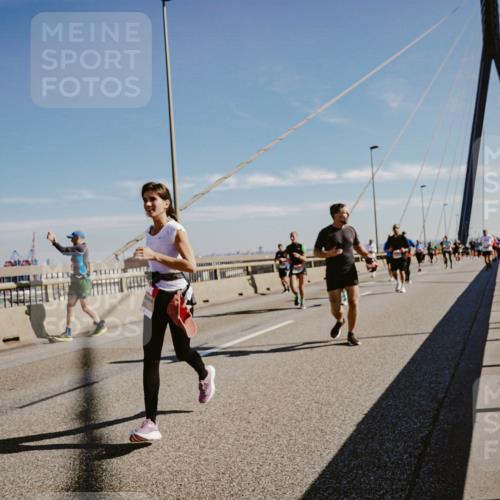 03.10.2025 - Köhlbrandbrückenlauf Michael Burmester http://msf.ph/oto/9043784 03.10.2025 12:25:25 Position 1  meine-sportfotos.de