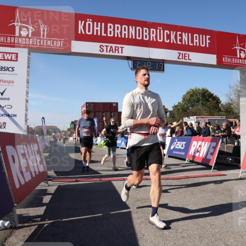 03.10.2025 - Köhlbrandbrückenlauf Lena Gebhardt http://msf.ph/oto/9043785 03.10.2025 13:19:18 Ziel 4143, 4593, 4631, 4632, 4690, 4725, 4727, 4816, 4828, 4876, 4996, 5443, 5451, 5853, 5858, 6057, 6088, 6225, 6226, 6230, 6576 meine-sportfotos.de