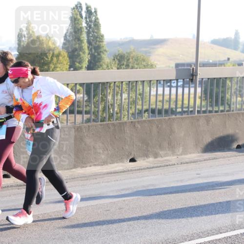03.10.2025 - Köhlbrandbrückenlauf Lena Gebhardt http://msf.ph/oto/9043786 03.10.2025 09:26:51 Position 1 361 meine-sportfotos.de