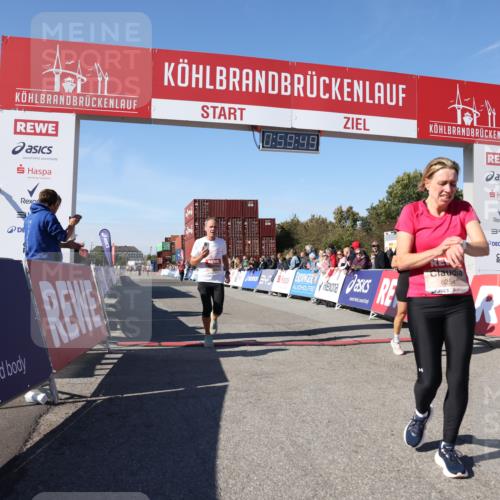 03.10.2025 - Köhlbrandbrückenlauf Lena Gebhardt http://msf.ph/oto/9043791 03.10.2025 12:59:50 Ziel 4074, 4111, 4215, 4554, 6142, 6254, 6364, 6601, 6654, 6754 meine-sportfotos.de