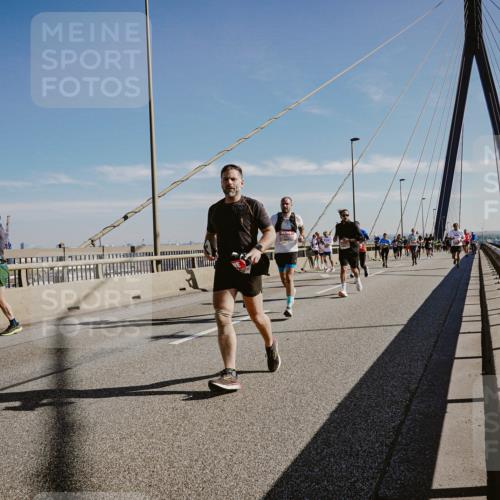 03.10.2025 - Köhlbrandbrückenlauf Michael Burmester http://msf.ph/oto/9043794 03.10.2025 12:25:26 Position 1  meine-sportfotos.de