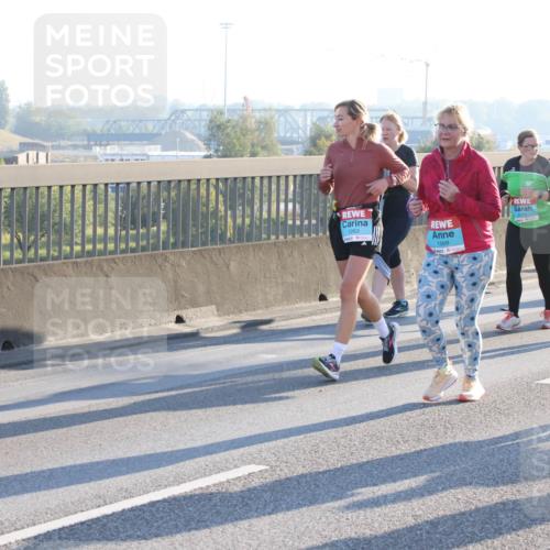 03.10.2025 - Köhlbrandbrückenlauf Lena Gebhardt http://msf.ph/oto/9043795 03.10.2025 09:26:52 Position 1 1263, 1988, 2741 meine-sportfotos.de