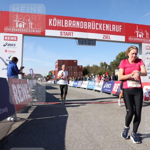 03.10.2025 - Köhlbrandbrückenlauf Lena Gebhardt http://msf.ph/oto/9043799 03.10.2025 12:59:50 Ziel 4074, 4111, 4215, 4554, 6142, 6254, 6364, 6601, 6654, 6754 meine-sportfotos.de