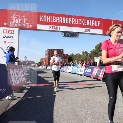 03.10.2025 - Köhlbrandbrückenlauf Lena Gebhardt http://msf.ph/oto/9043813 03.10.2025 12:59:50 Ziel 4074, 4111, 4215, 4554, 6142, 6254, 6364, 6601, 6654, 6754 meine-sportfotos.de