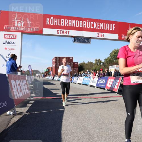 03.10.2025 - Köhlbrandbrückenlauf Lena Gebhardt http://msf.ph/oto/9043818 03.10.2025 12:59:50 Ziel 4074, 4111, 4215, 4554, 6142, 6254, 6364, 6601, 6654, 6754 meine-sportfotos.de