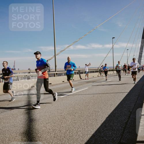 03.10.2025 - Köhlbrandbrückenlauf Michael Burmester http://msf.ph/oto/9043827 03.10.2025 12:25:29 Position 1  meine-sportfotos.de