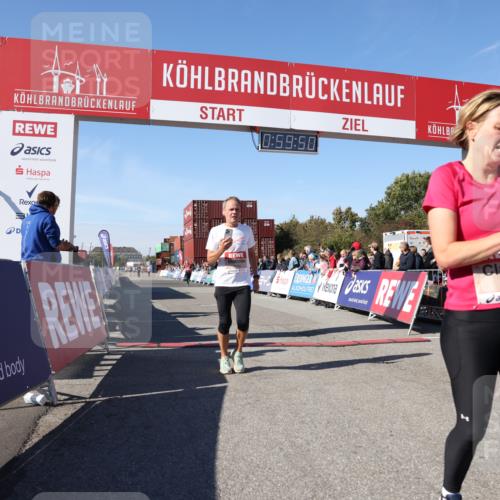 03.10.2025 - Köhlbrandbrückenlauf Lena Gebhardt http://msf.ph/oto/9043829 03.10.2025 12:59:51 Ziel 4074, 4554, 6142, 6254, 6364, 6601, 6654, 6754 meine-sportfotos.de