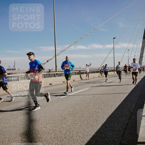 03.10.2025 - Köhlbrandbrückenlauf Michael Burmester http://msf.ph/oto/9043833 03.10.2025 12:25:29 Position 1  meine-sportfotos.de