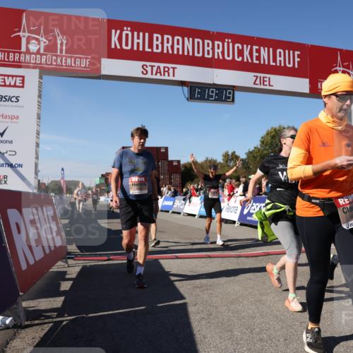 03.10.2025 - Köhlbrandbrückenlauf Lena Gebhardt http://msf.ph/oto/9043846 03.10.2025 13:19:19 Ziel 4143, 4593, 4631, 4632, 4690, 4725, 4727, 4816, 4828, 4996, 5443, 5451, 5853, 5858, 6057, 6225, 6226, 6230, 6576 meine-sportfotos.de