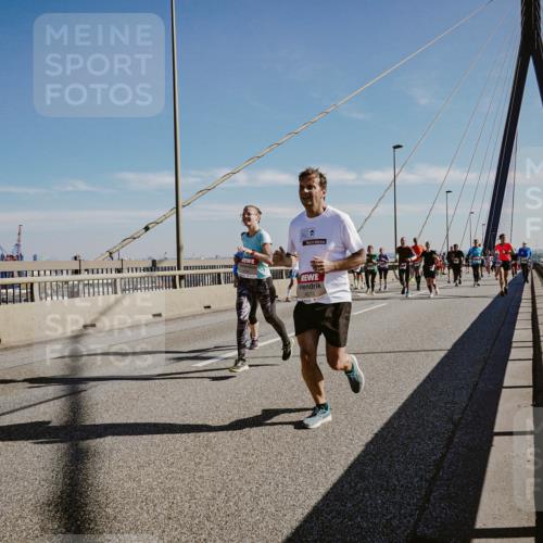 03.10.2025 - Köhlbrandbrückenlauf Michael Burmester http://msf.ph/oto/9043859 03.10.2025 12:25:32 Position 1 4213 meine-sportfotos.de