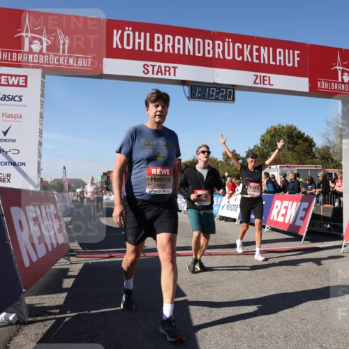 03.10.2025 - Köhlbrandbrückenlauf Lena Gebhardt http://msf.ph/oto/9043862 03.10.2025 13:19:20 Ziel 4143, 4593, 4632, 4690, 4725, 4727, 4828, 4996, 5443, 5451, 5853, 5858, 6057, 6225, 6226, 6230, 6576 meine-sportfotos.de