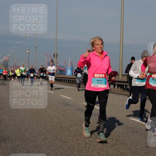 03.10.2025 - Köhlbrandbrückenlauf Fabian Wolf http://msf.ph/oto/9043864 03.10.2025 09:56:45 Position 3 3, 3735, 2841, 1515 meine-sportfotos.de