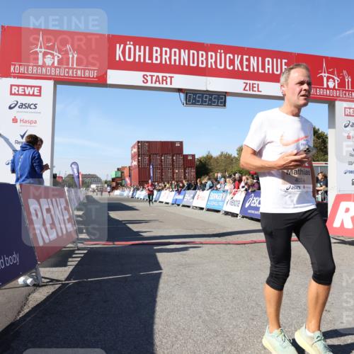 03.10.2025 - Köhlbrandbrückenlauf Lena Gebhardt http://msf.ph/oto/9043911 03.10.2025 12:59:52 Ziel 4074, 4554, 6142, 6254, 6601, 6654 meine-sportfotos.de