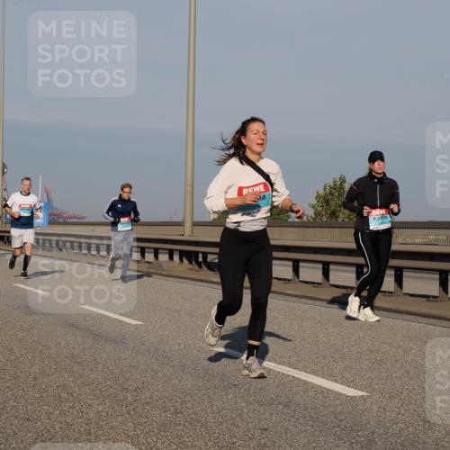 03.10.2025 - Köhlbrandbrückenlauf Fabian Wolf http://msf.ph/oto/9043914 03.10.2025 09:56:46 Position 3 1455 meine-sportfotos.de