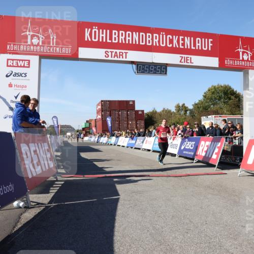 03.10.2025 - Köhlbrandbrückenlauf Lena Gebhardt http://msf.ph/oto/9043925 03.10.2025 12:59:55 Ziel 4074, 4554, 6142, 6254, 6601 meine-sportfotos.de