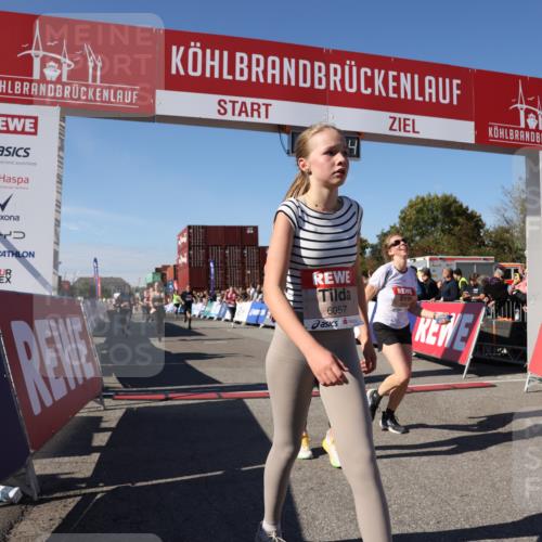 03.10.2025 - Köhlbrandbrückenlauf Lena Gebhardt http://msf.ph/oto/9043943 03.10.2025 13:19:25 Ziel 4593, 4691, 4725, 4828, 4971, 4996, 5009, 5405, 5443, 5451, 5578, 5853, 6057, 6225, 6226, 6230, 6576, 6753, 6776 meine-sportfotos.de